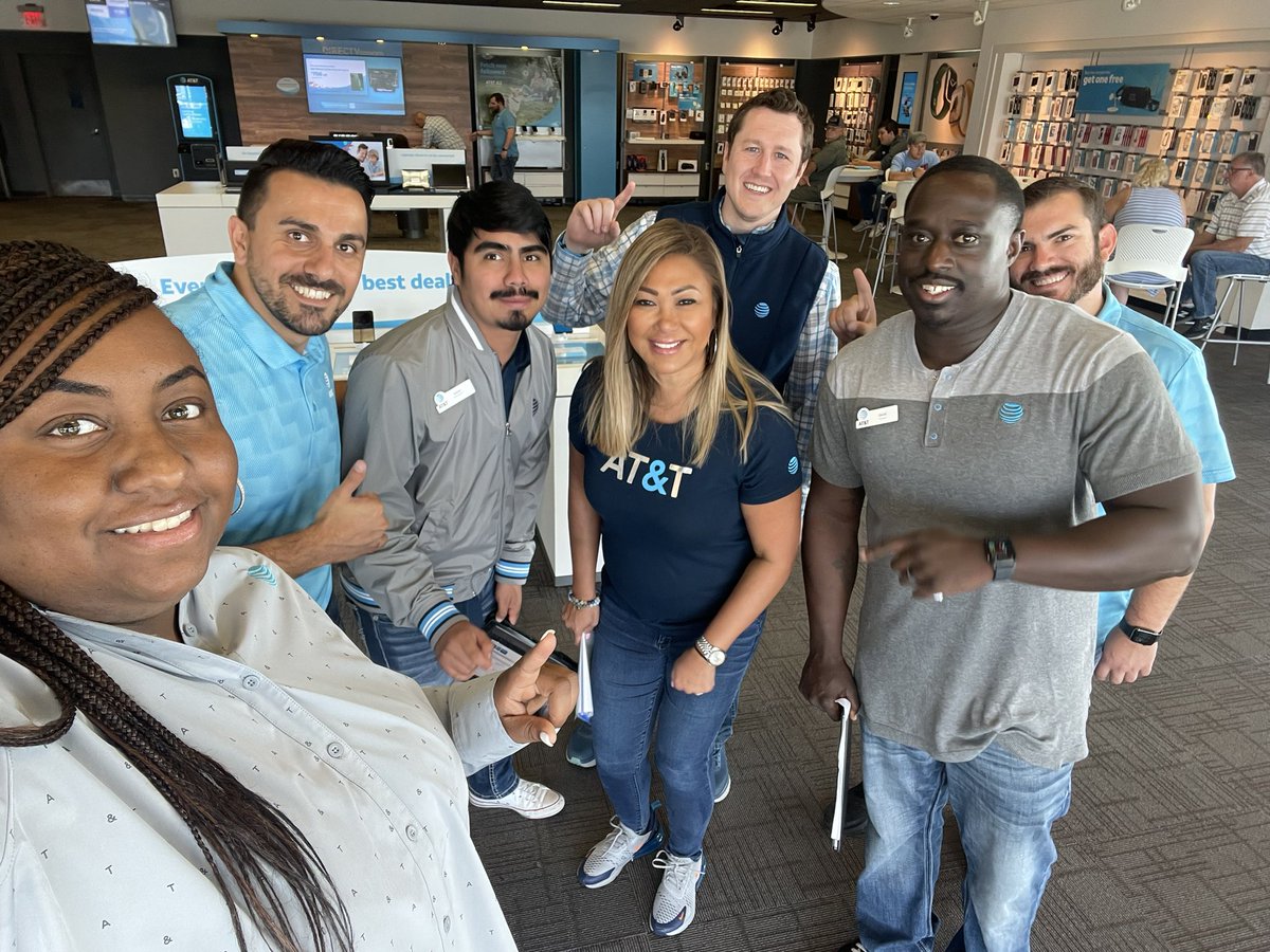 Great visit today with boss lady <a href="/AlyssaMoore_12/">Alyssa Moore</a>  &amp; <a href="/Farzad_Farokhi/">Farzad Farokhi</a> at our Searcy location!!!!! #DroppingGems @KAMO_A_Train <a href="/KAMOkonnects/">𝐾𝐴𝑀𝑂</a>