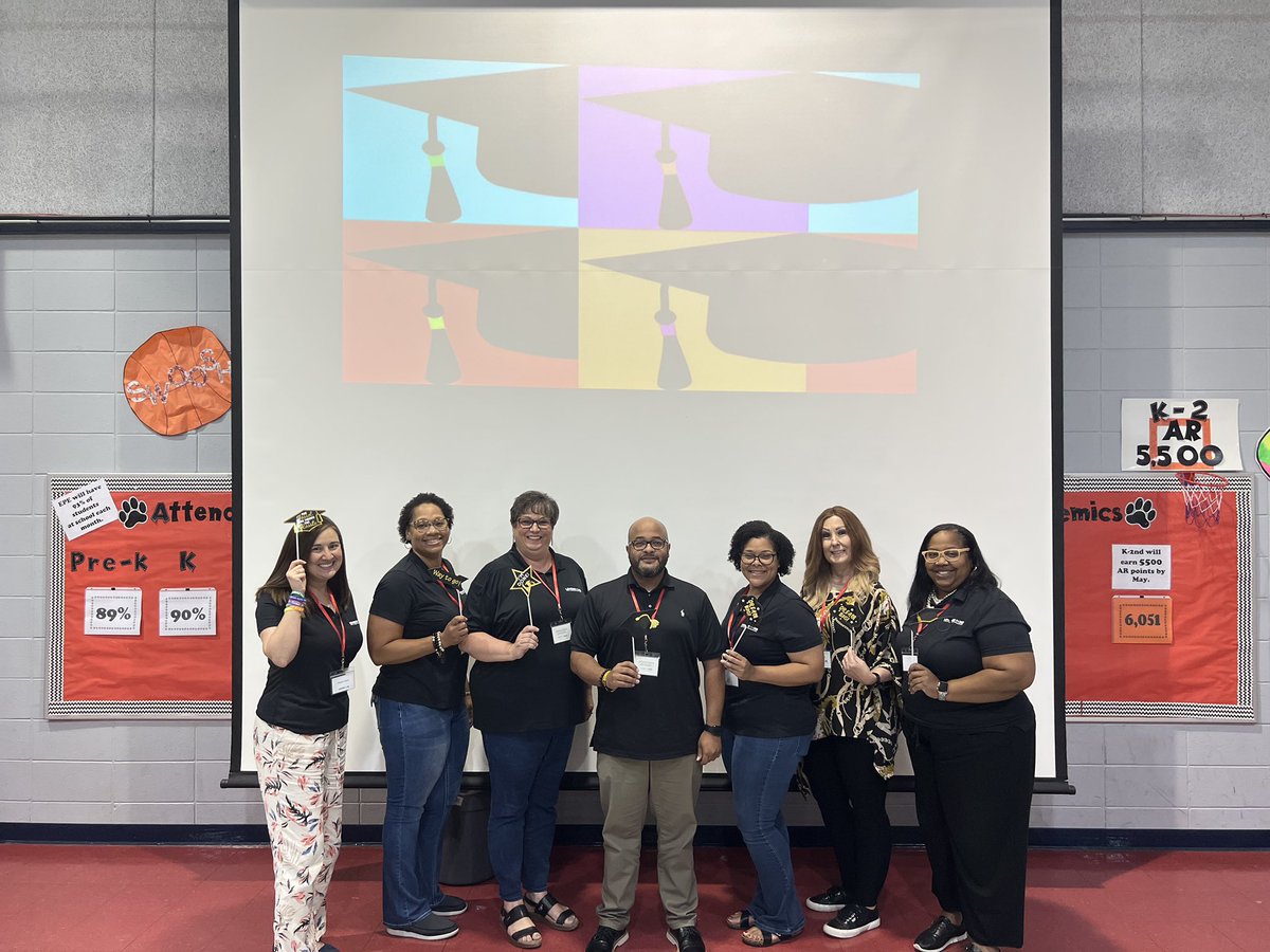 TiffanyPerryEdS's tweet photo. SLP District Leader in Me coaches had the opportunity to network with other Acadiana area District LIM coaches during their Franklin Covey certification training. #SLProud@chamirmurphy @JenkinsPatrick7 https://t.co/9CXdqJBq9E