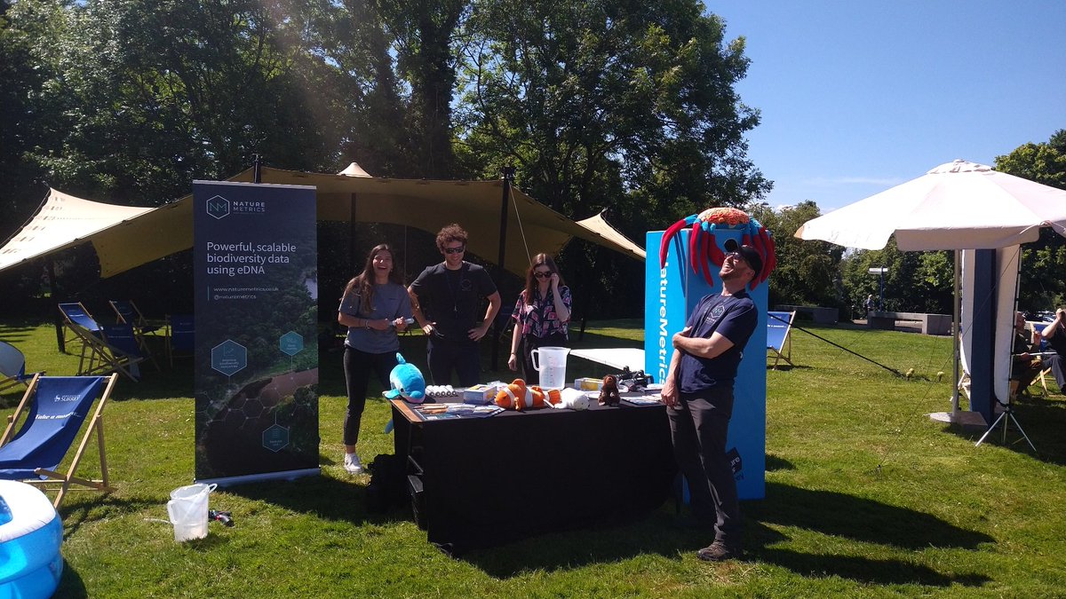 Had such a wonderful afternoon at the @UniOfSurrey #SurreyShowcase today!! Can't beat being in the sun talking about eDNA ☀️ the free BBQ and ice cream weren't bad either 🤣