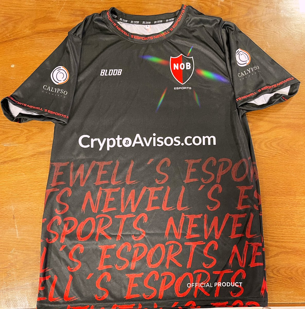 939SURADIOFM's tweet photo. Agradecemos a nuestro auspiciante @CryptoAvisos por los obsequios que nos enviaron para nuestros oyentes;Felicitaciones por la camiseta de @NewellsEsports 👏🏻👏🏻👏🏻👏🏻👏🏻 vamos a realizar en breve el sorteo en @mundocriptotdf . Muchas gracias ⚡️ #eSports #mundocripto 🎮🚀🎮🚀🎮🚀🎮🚀 https://t.co/kmwOD9Uzcb