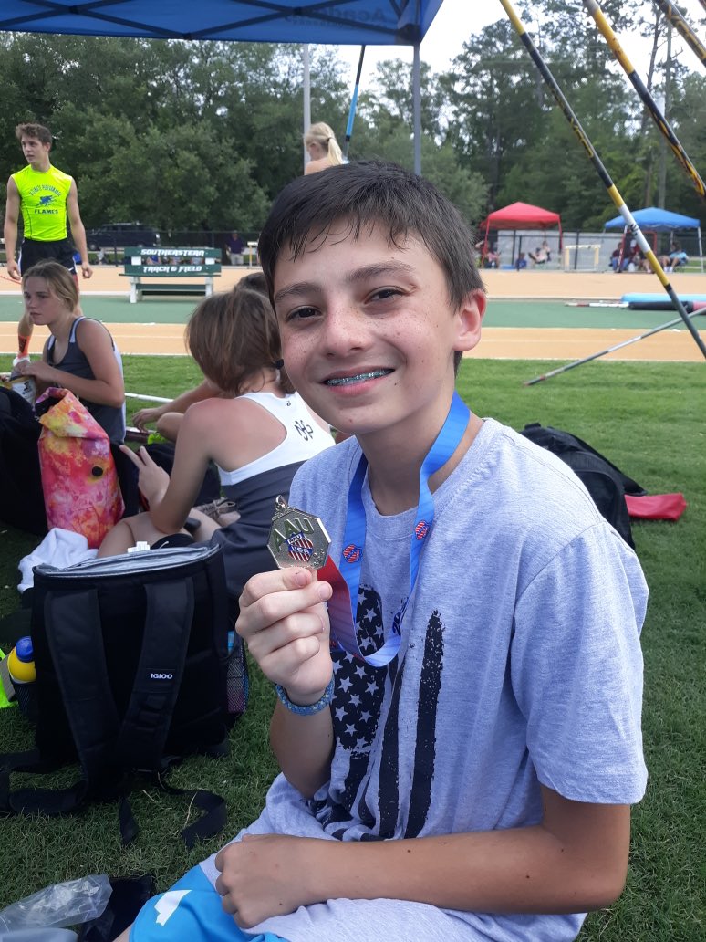 MCJagsTrack's tweet photo. Congratulations to rising 8th grader John Johnson for placing 2nd at regionals and qualifying for nationals in Pole Vaulting! #aautrackandfield #summertrack https://t.co/8ErtW9z577