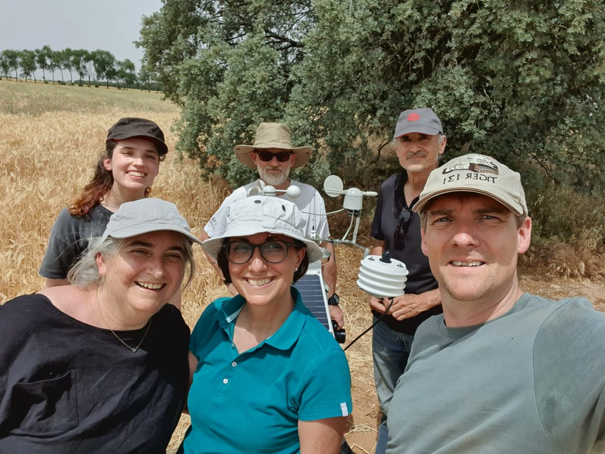 drarnoutvans's tweet photo. Installing #Freestations for @h2020reset project in Duero basin, Spain, during a #heatwave 🤦♂️☀️Great team and really glad we had a digger (and lots of water) @kclgeography @icatalist https://t.co/lS9nBbVYCJ