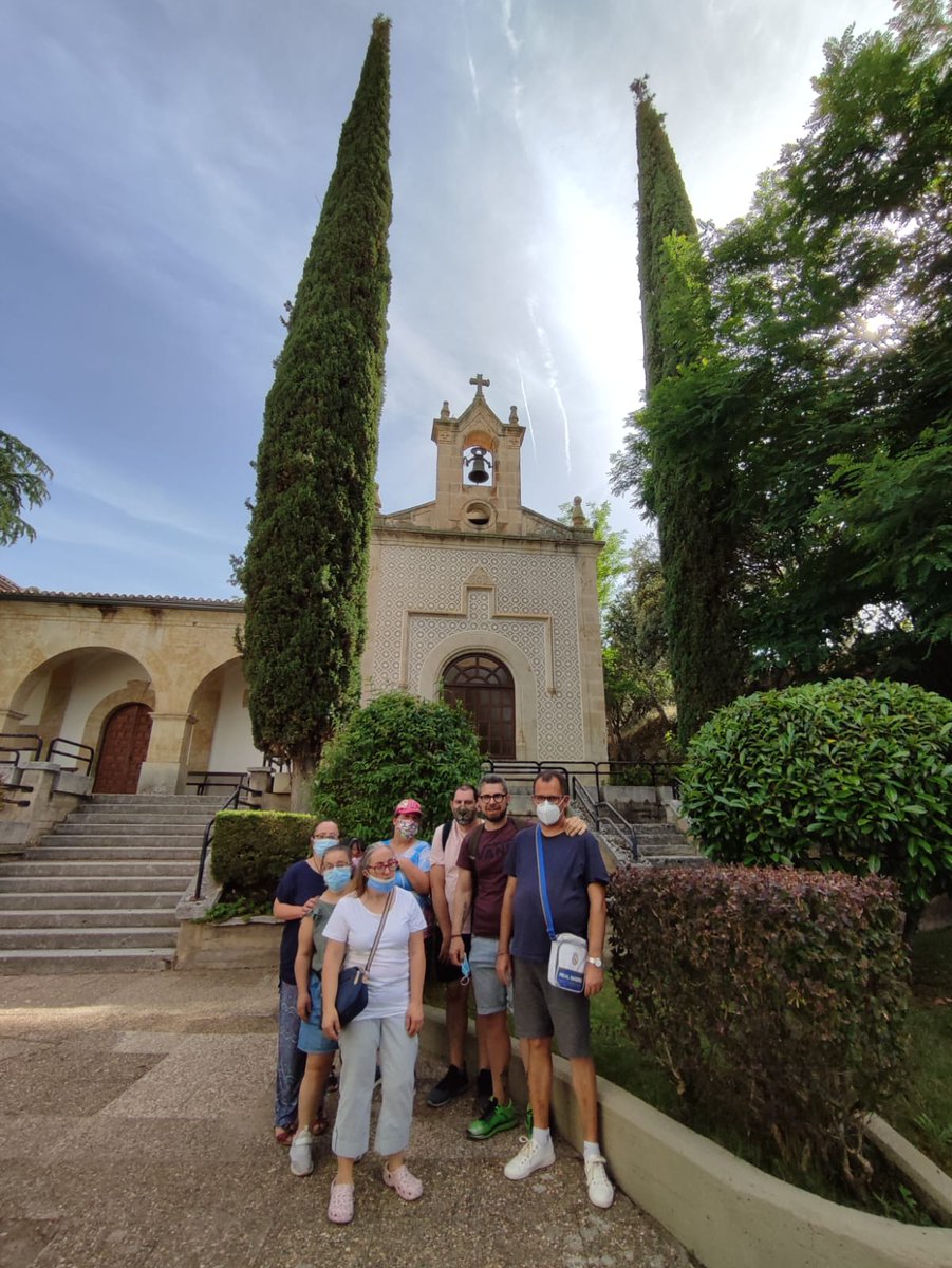 Hoy primer día de nuestro viaje a Ledesma. Hemos llegado a la hora de comer y hemos estado paseando por el entorno del balneario, que es súper bonito, además, hemos estado tomando un café y hemos disfrutado de un momento relajante en el parque.