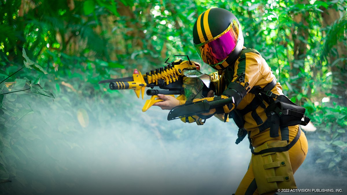 Continuamos celebrando la nueva temporada de Call of Duty®: Mobile #IlusiónTropical. ¡Dejen un like para las mejores operadoras! <a href="/PuchysLove/">PuchysLove</a> como Portnova Killer Bee y <a href="/shirahimejust/">Shirahime</a> como Siren.