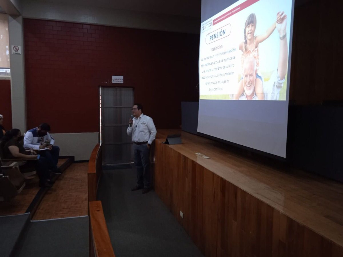 SICT_Veracruz's tweet photo. Con la finalidad de contar con la información necesaria para tomar las mejores decisiones en materia de ahorro para el retiro, personal de base y confianza, adscrito a nuestro Centro recibió, este martes, una plática sobre los servicios que ofrece @PENSIONISSSTE_ https://t.co/IG3SOTucnU