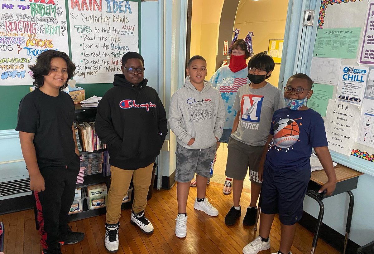 school9pride's tweet photo. Happy Flag Day everyone! πΊπΈ #flagdayπΊπΈ #Yonkerspublicschools #School9
@YonkersSchools
@quezada1229 @RcollinsJudon
@MayorMikeSpano https://t.co/rApDODRlva