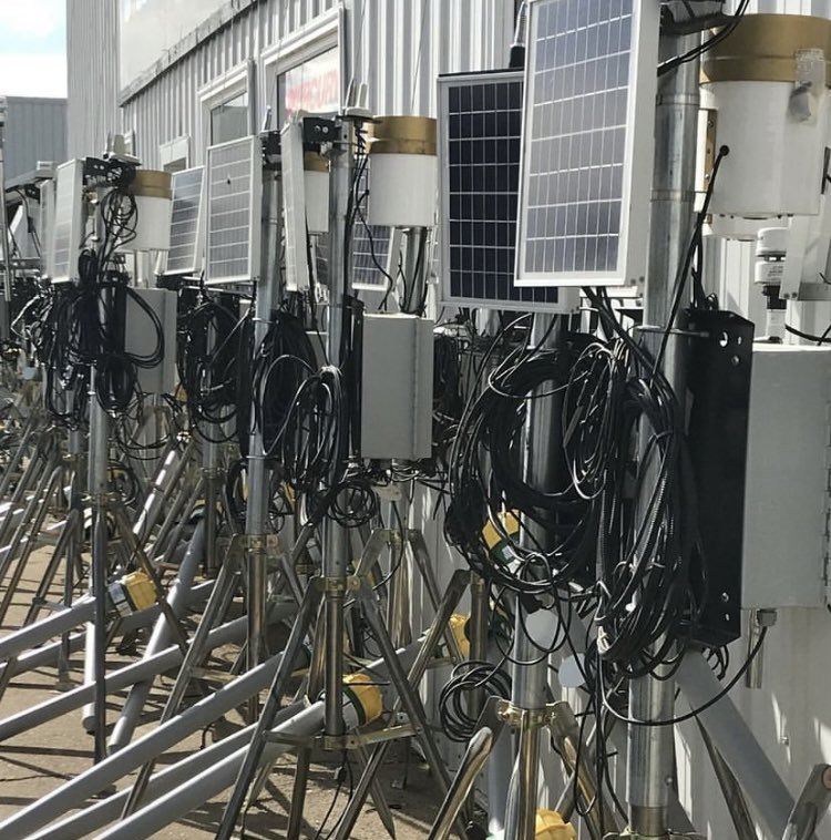 FieldSmartInc's tweet image. Get your smart weather station today!⛅
🌱@fieldsmartinc can help you better understand your soil! Their knowledgeable agronomists take the data and provide you with advice about your crop.

Learn all about smart weather here➡️ fieldsmart.ca/about-fieldsma…