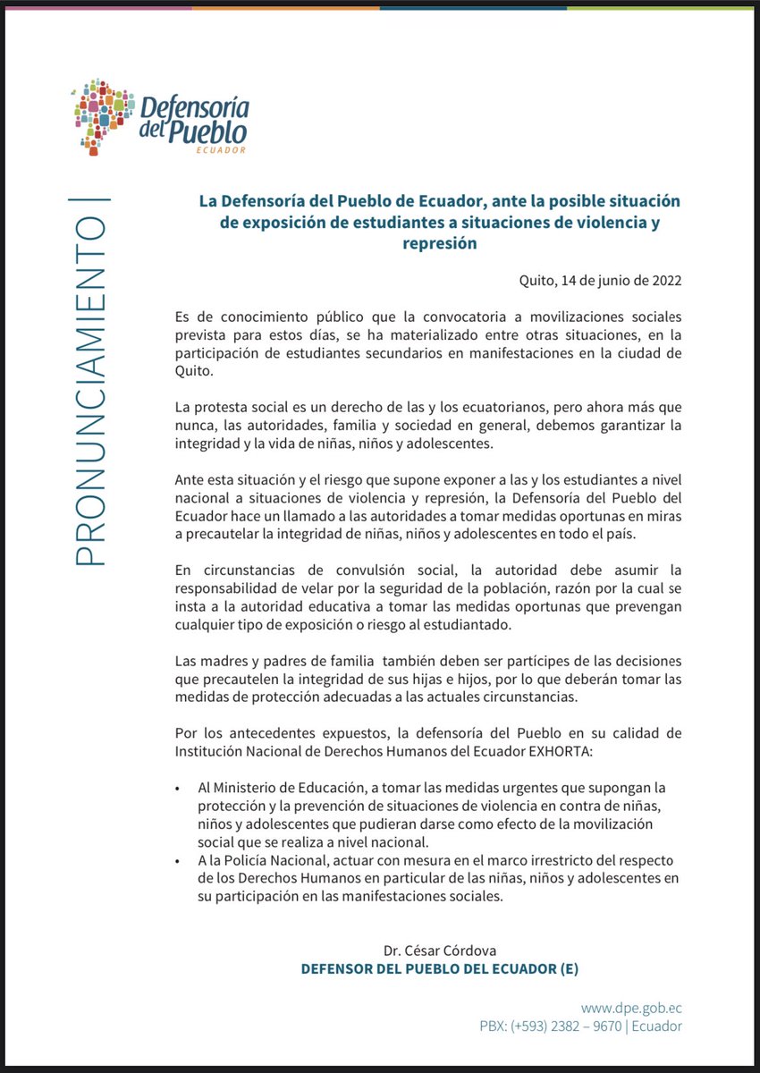 PrimeraPlanaECU's tweet photo. #ATENCIÓN
La @DEFENSORIAEC exhorta al Ministerio de @Educacion_Ec a tomar las medidas urgentes para proteger la integridad de los estudiantes y a la @PoliciaEcuador a “actuar con mesura en el marco irrestricto del respecto de los Derechos Humanos” en el contexto del #ParoNacional https://t.co/p09ntEvjJB