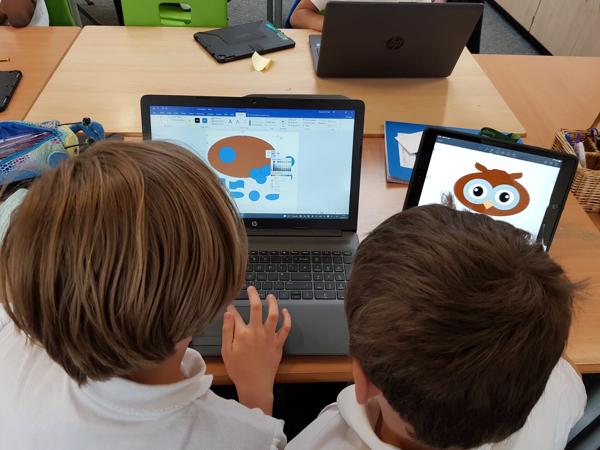 SunnysideSA's tweet photo. Progression. Oak class are making more advanced vector drawings. #oakclass #vectordrawings #computing https://t.co/8qmBrJkfRe
