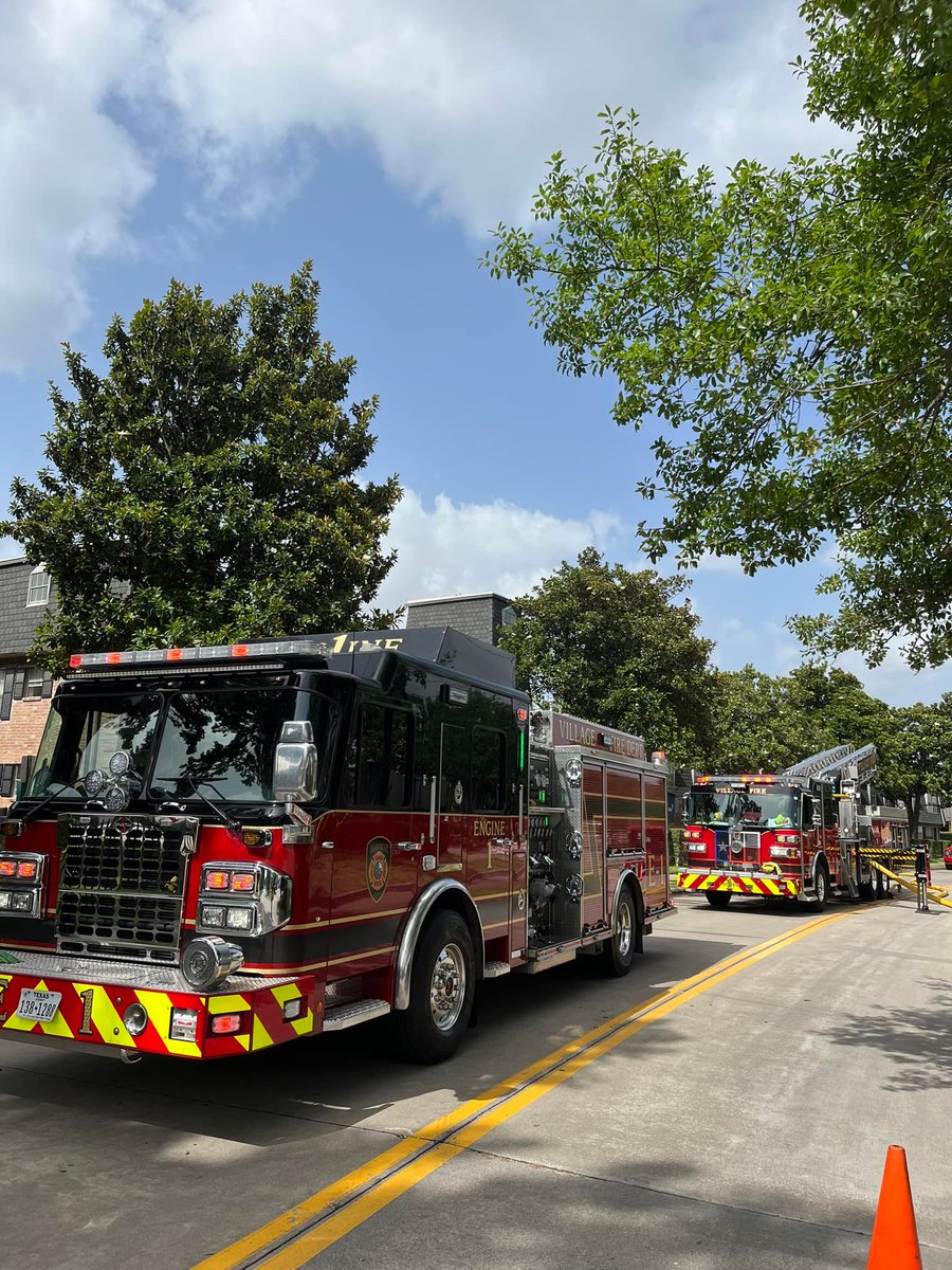 VillageFD's tweet photo. Fighting apartment fire early this morning in Hedwig Village. Flames on 2 floors, smoke enveloped entire building, 1 resident transported to Texas Medical Center with serious injuries. Big thanks to mutual aid @HoustonFire, specifically District 5 &amp; 28. Cause under investigation. https://t.co/nvCBUk3DGp