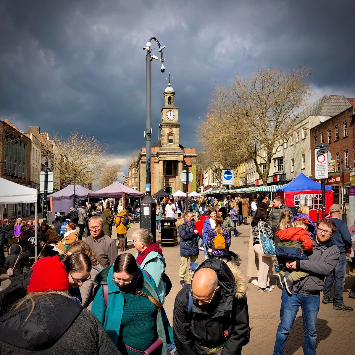 castleartisan's tweet photo. Hey #staffordshirehour big shout out to our Newcastle Under Lyme event market buddies @StokeAnimal @CAROLBASKIN @dave_cannonball
Between us we are providing a diverse range of events in our town centre 🙌
#veganevent #recordevent #antiqueevent #artisanevent #loveNUL #shoplocal https://t.co/alZkNkVRAD