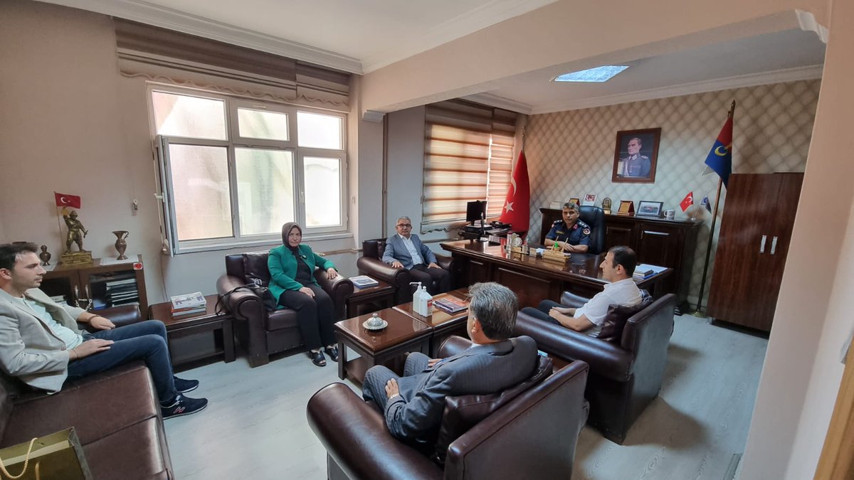 İlçe Bşk. @sahinavsarogluu, İlçe Başkan Yardımcılarımız, Kadın Kolları Bşk. <a href="/yavuzasumann/">Asuman Yavuz</a> ve İlçe GK Bşk. <a href="/aliHINAZ/">Ali Hınaz 🇹🇷</a> 
✅İlçe Emniyet Müdürü, 
✅Bölge Trafik Şube Müdür Vekili,
✅Onikişubat İlçe Jandarma Komutanı, 
✅Dulkadiroğlu İlçe Jandarma Komutanı'na ziyarette bulundular.