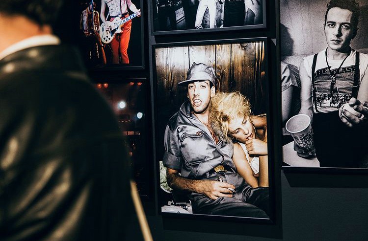 PTV_Malaga's tweet photo. 🤘🏻Si aún no has visitado la exposición fotográfica #DaysOfPunk de @michaelgrecco  en @latermicamlg tienes hasta el 26 de este mes para hacerlo ¡Una pasada! 

🎟 Entrada gratuita

⌚ De M-D de 11.00 a 14.00 y de 17.00 a 20.30 hrs https://t.co/uvUFKiI6Q1