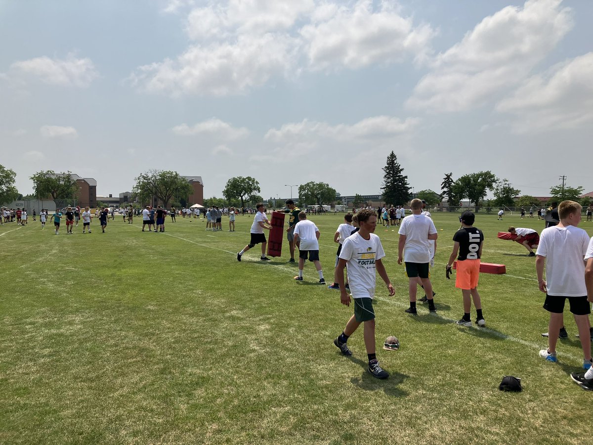 Love to see all the #YoungBison attending @NDSUfbCamp today. Over 1000 campers! Definitely some future @NDSUfootball players in this group! #BisoNation #RecruitRetainDevelop