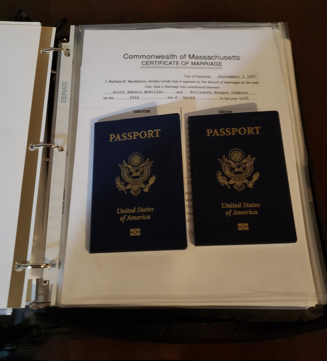 OnlyNorco's tweet photo. #EmergecyPlanning #EvacuationTips
EMERGENCY PLANNING TIP 
Don't keep important papers in a file or drawer. Have them in a 3 ring zipper binder carry bag you can just grab and go. https://t.co/yGH7exwwxd