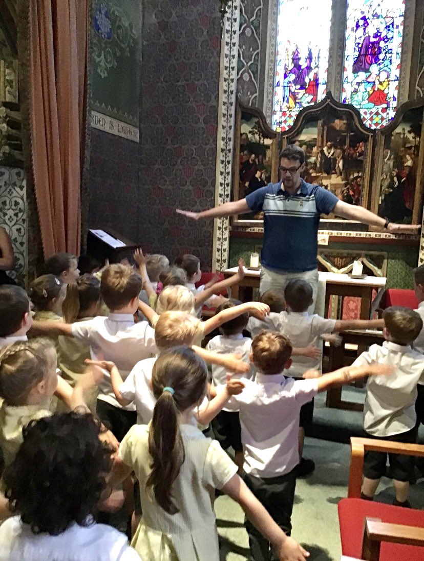 HighnamAcademy's tweet photo. Thank you to @Familyworker_ow Owen and Mrs Crago for welcoming the reception children to church this afternoon! https://t.co/I0QOeF9GvI