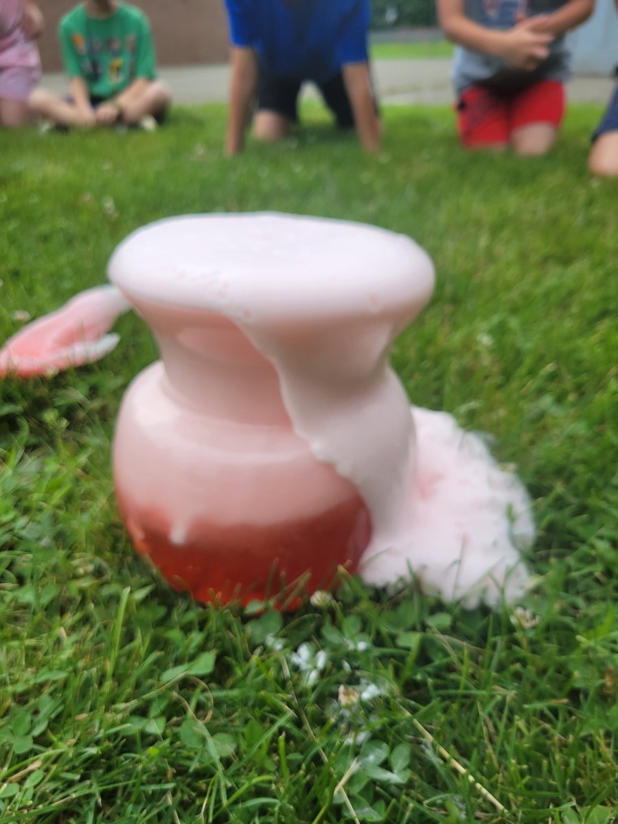 MrsTKirch's tweet photo. Finishing up our Earth's Surface Unit with a little science experiment! Volcanic Eruption FUN!! π #SecondGradeScientists @MrsADePasquale @TeachTCI @FJDugan https://t.co/xE3kDq8QUK