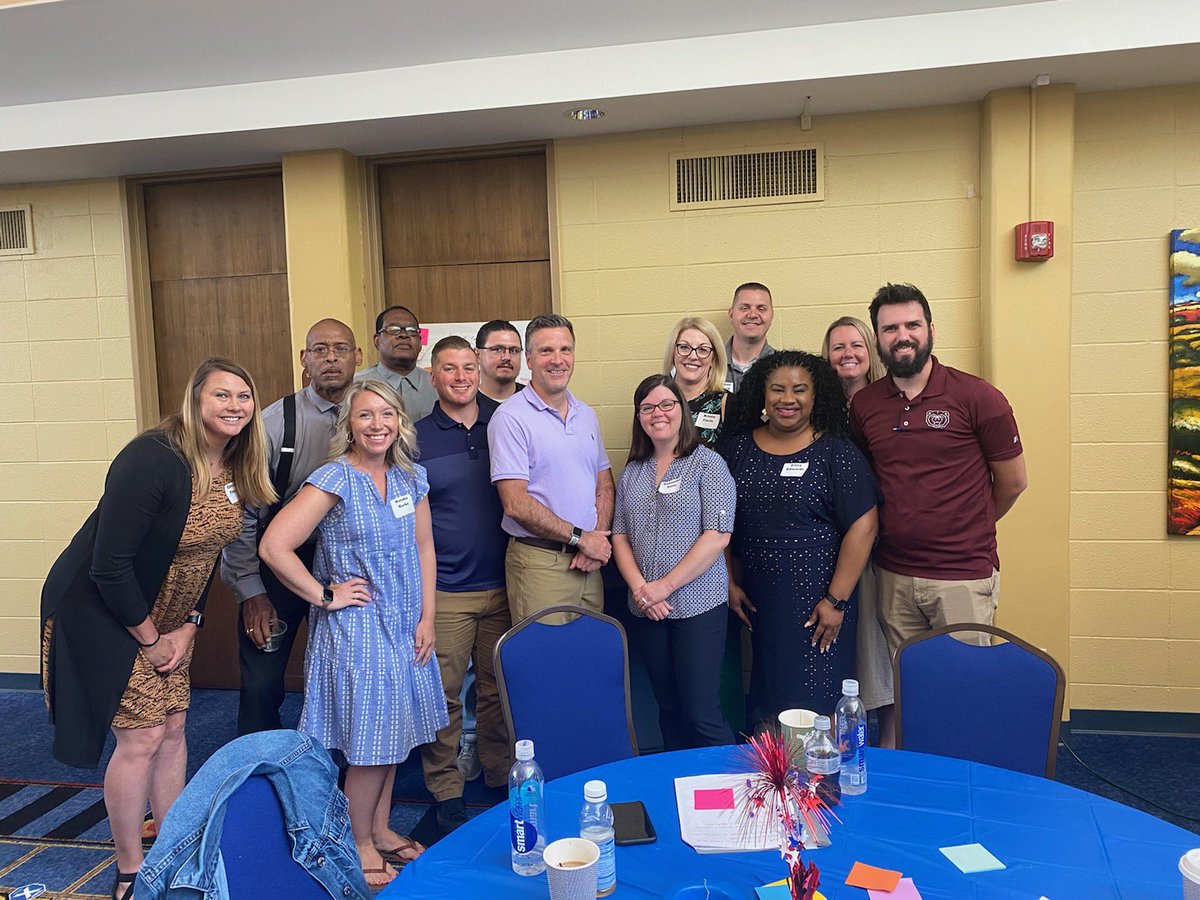 EducateNEdwards's tweet photo. The Saint Louis University-KC Cohort members are busy learning! Iron sharpens iron! Session today with Peter Dewitt. #SLU #EdDstudents https://t.co/7s9Usl8JBR