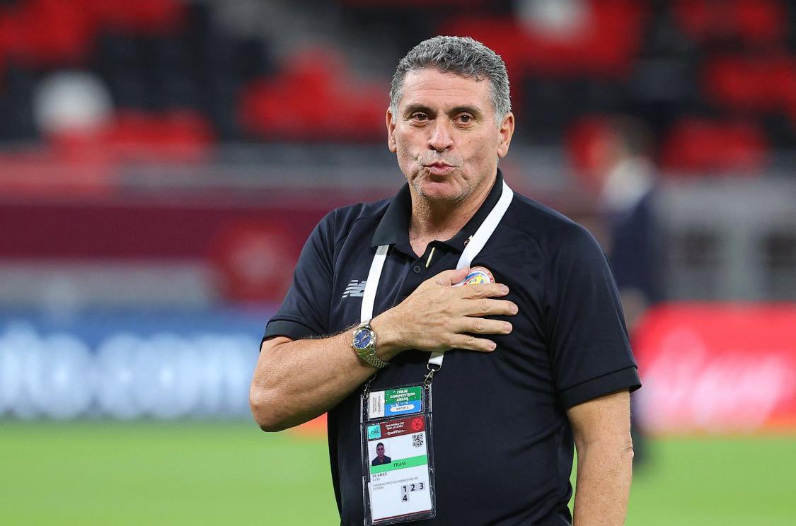 julisalazarmeza's tweet photo. Costa Rica con el técnico colombiano Luis Fernando Suárez se queda con el último cupo al Mundial de Qatar.
Le ganó 1-0 a Nueva Zelanda. 
Queda ubicado en el Grupo E junto a España, Alemania y Japón ⚽️✨ https://t.co/nzdaC48ZAD
