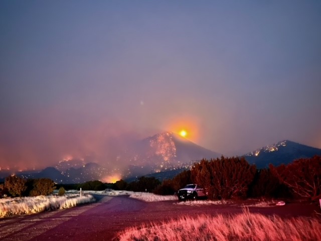 SedonaFD's tweet photo. @SedonaFD has crews working the #pipelinefire near Flagstaff and personnel still assigned to fires in NM. Stay safe out there!
@VerdeNews @sedonanews @YBC_News @kaffnews @KVRD1057 @BizSedona @CityofSedonaAZ @SedonaChamber @wildfirenews @wildfiretoday @IAFFNewsDesk @AZFirefighters https://t.co/7fYWS2Gdvi