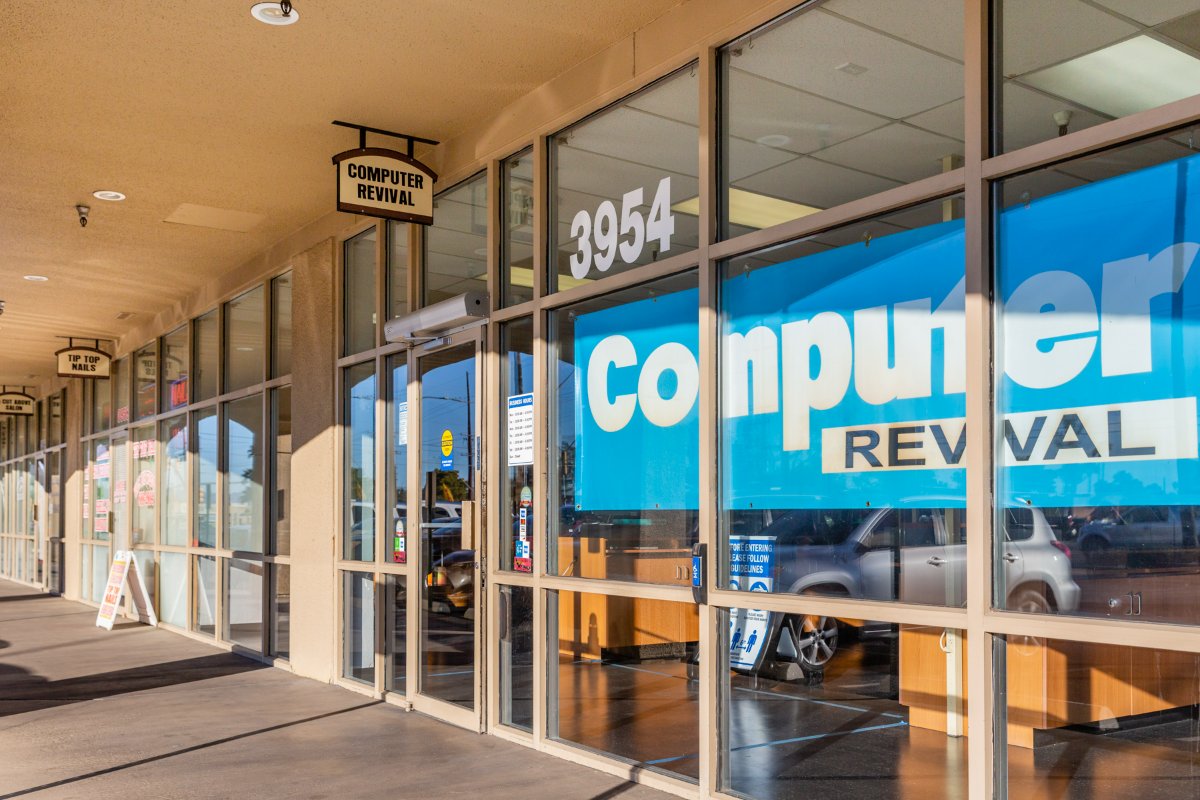 RVFInvestment's tweet image. Swing by and see us when you need all your tech and computer essentials. #ComputerRevival #COmputerRepair #TechSavvy #TusconAZ #PCRepair