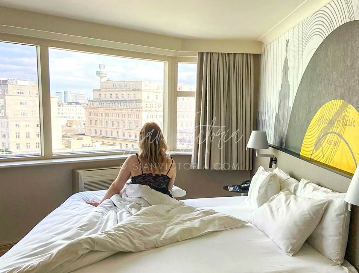 SianVictoriaUK's tweet photo. β Review & Video of my suite stay at Mercure Liverpool Atlantic Tower Hotel - https://t.co/uiLlmN4UnV β
#liverpool #visitliverpool #merseyside #england #visitengland #mercure #mercurehotels #citybreak #ukstaycation #hotels #hotelblog #hotelblogger #hotelbloggers #ukhotelblog https://t.co/kqsjlC49QS