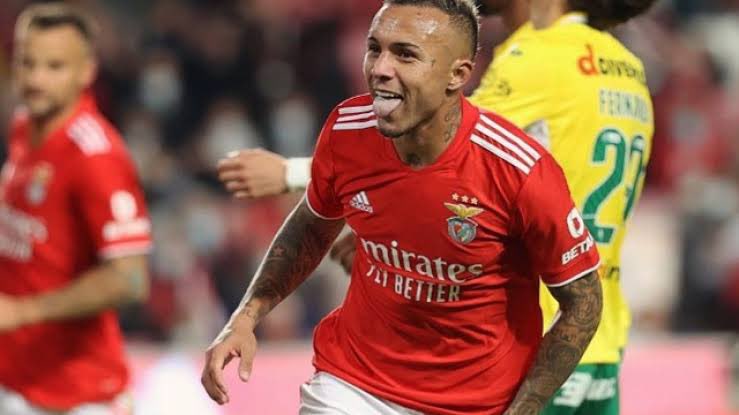 JulioMiguelNeto's tweet photo. O #FLAMENGO e #BENFICA trabalham para anunciar e ajustar OFICIALMENTE, todos os detalhes da negociação envolvendo #EVERTONCEBOLINHA até essa sexta!
Mesmo com tempo hábil, os “encarnados” tem pressa devido a negociação com #DAVIDNERES, que terá o maior salário do futebol português https://t.co/W09cnydNeB