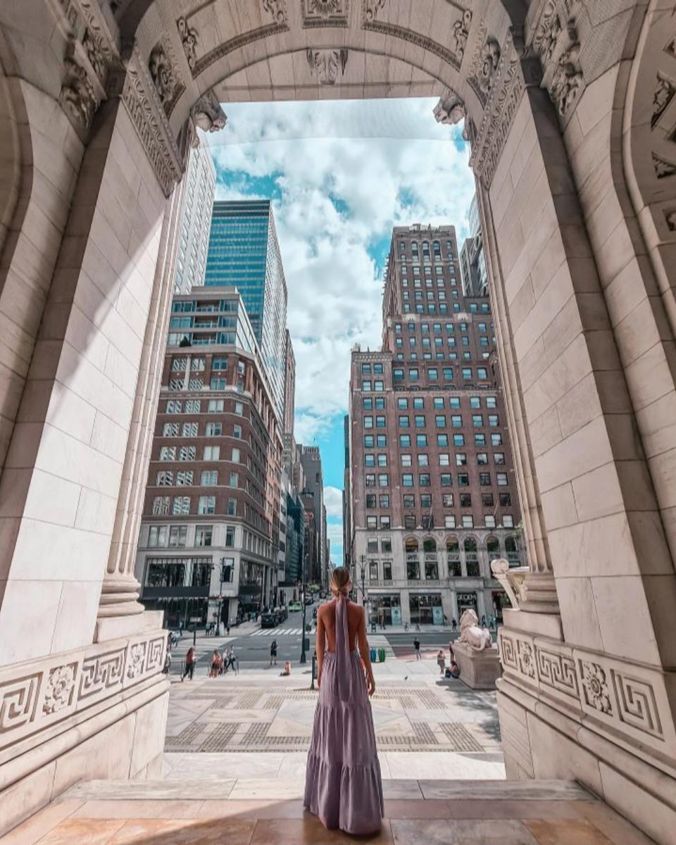 Your best adventures await. #StayCurious 

📸 <a href="/merygaravilla/">juana ro</a>
.
.
.
#innsidenewyork #nycmoments #nyclibrary #momentslikethese # #newyork #travelgram #beautifuldestinations #wanderlust #wow #newyorklife