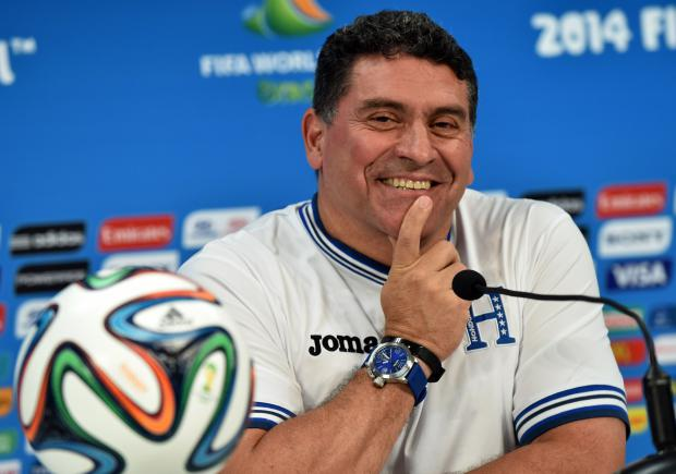 SVargasOK's tweet photo. ¡Tercer Mundial para Suárez! Alemania 2006 (Ecuador), Brasil 2014 (Honduras) y Catar 2022 (Costa Rica).

🇨🇷 Remontó una panorama adverso en la Eliminatoria CONCACAF, alcanzó la repesca y clasificó (sufriendo) ante Nueva Zelanda.

🇨🇴 Acá, mientras tanto, se endiosa al extranjero. https://t.co/cy9rn8Rvyd