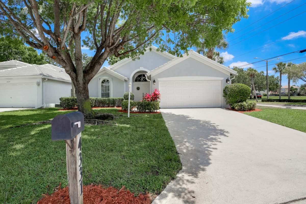 CarmellaSmith3's tweet photo. You've got to see this beautiful home! Message me for details or a showing! #homesforsale #realestate  https://t.co/cgedXEvooi https://t.co/igrnGQpobz