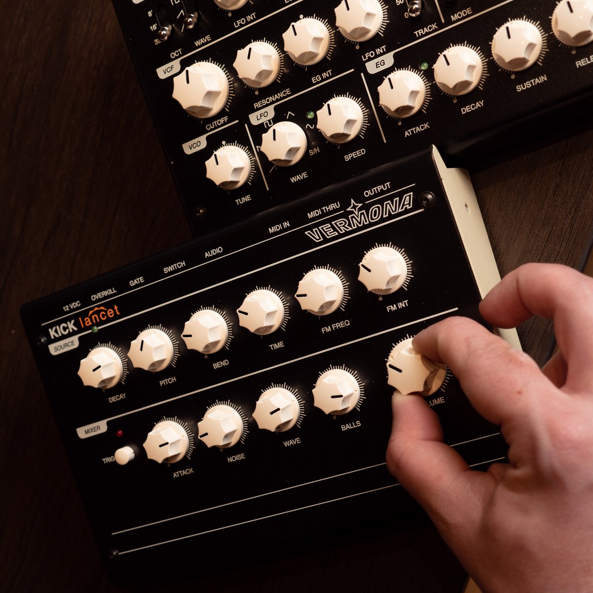ChicagoMusicEx's tweet photo. Vermona Synthesizer gear is now available at the Synth Exchange! Click, call, chat, or visit today to get your hands on one of the latest brands to arrive at CME! https://t.co/tGoAKaynpT #chicagomusicexchange #Vermona #gearwire #gearybusey #CMElovestrades #tonemob #knowyourtone https://t.co/jYQNv7qmpM