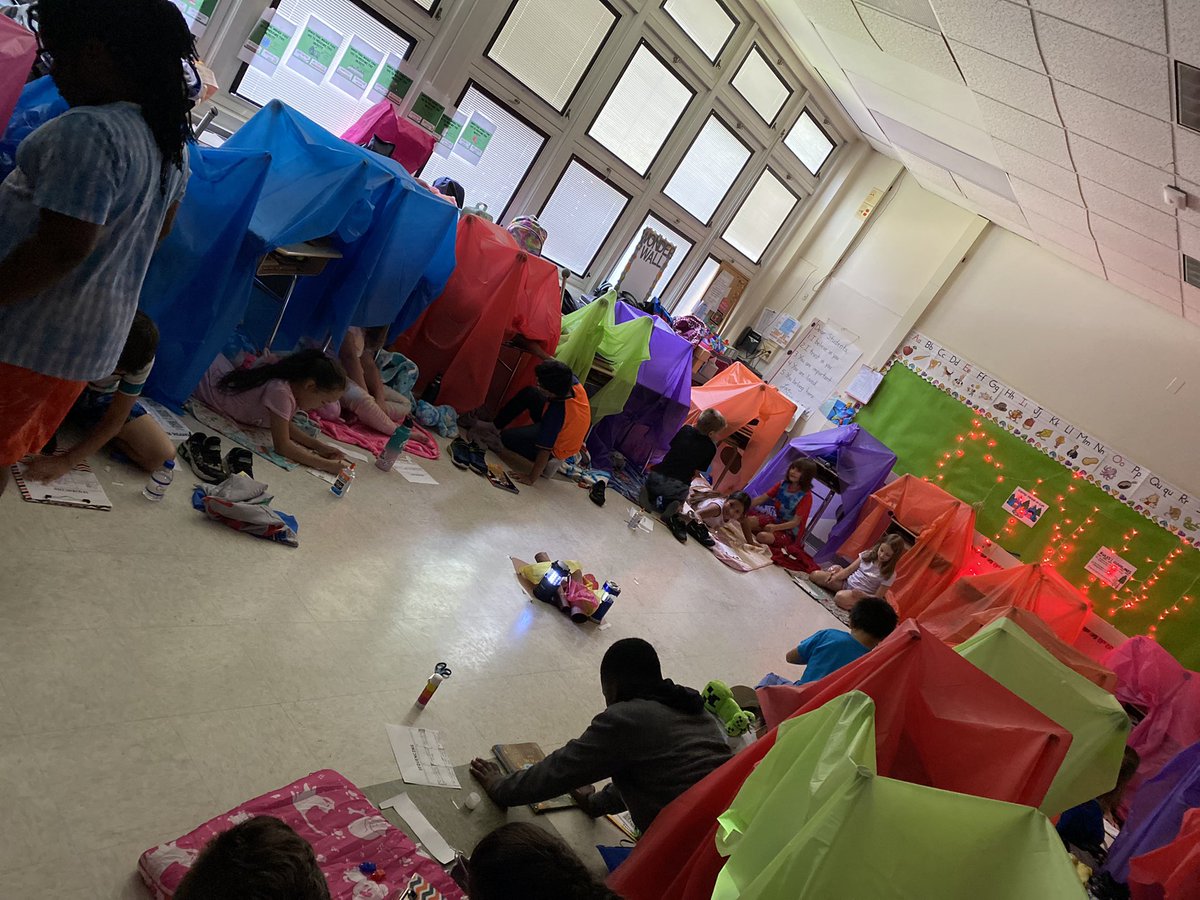 leenbright's tweet photo. Camping lights with the bright ones. Cozy Reading all day🏕 #lastdaysofschool https://t.co/3ouwwveZrJ