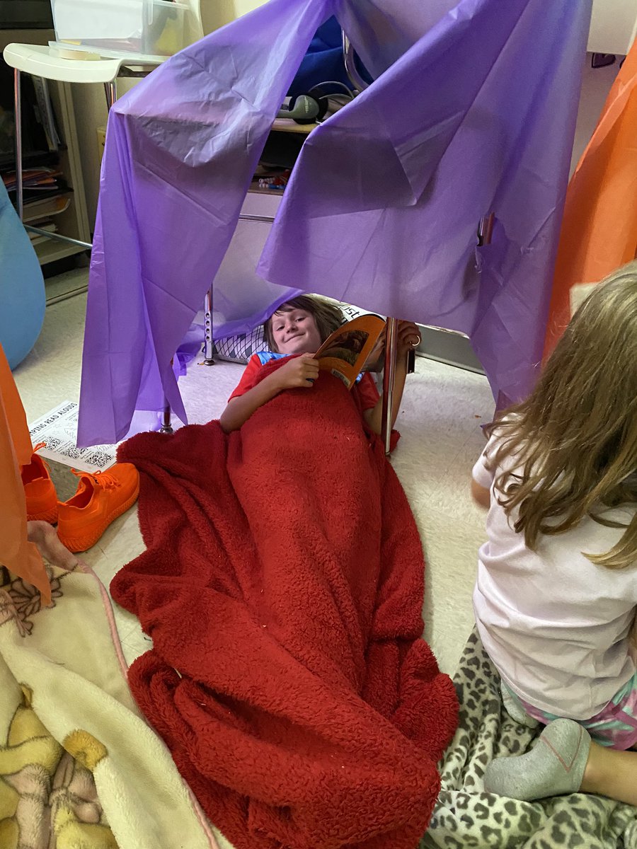 leenbright's tweet photo. Camping lights with the bright ones. Cozy Reading all day🏕 #lastdaysofschool https://t.co/3ouwwveZrJ