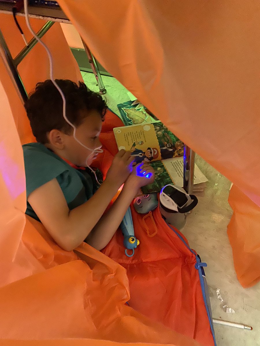 leenbright's tweet photo. Camping lights with the bright ones. Cozy Reading all day🏕 #lastdaysofschool https://t.co/3ouwwveZrJ