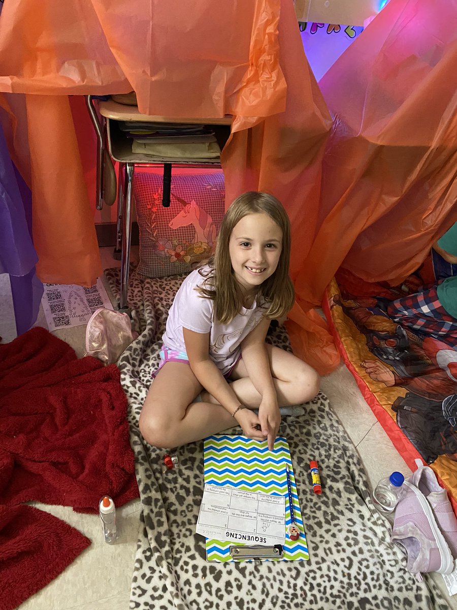 leenbright's tweet photo. Camping lights with the bright ones. Cozy Reading all day🏕 #lastdaysofschool https://t.co/3ouwwveZrJ