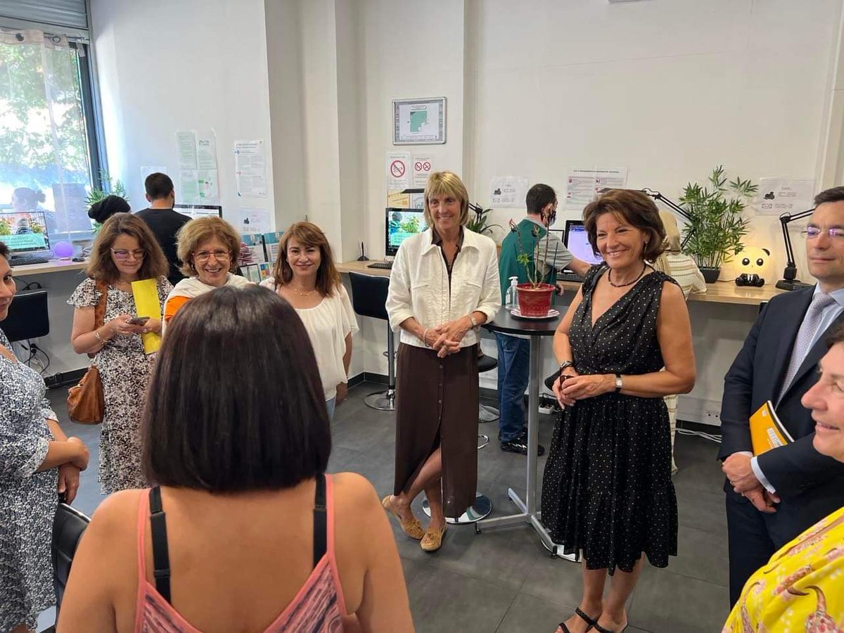 pimms_d's tweet photo. Visite de la commission sénatoriale chargée du rapport d'évaluation de la politique de la Ville au @pimms_d Côte d'Azur. La médiation sociale et l'inclusion numérique au cœur des enjeux des territoires. https://t.co/gCGYl8Freu
