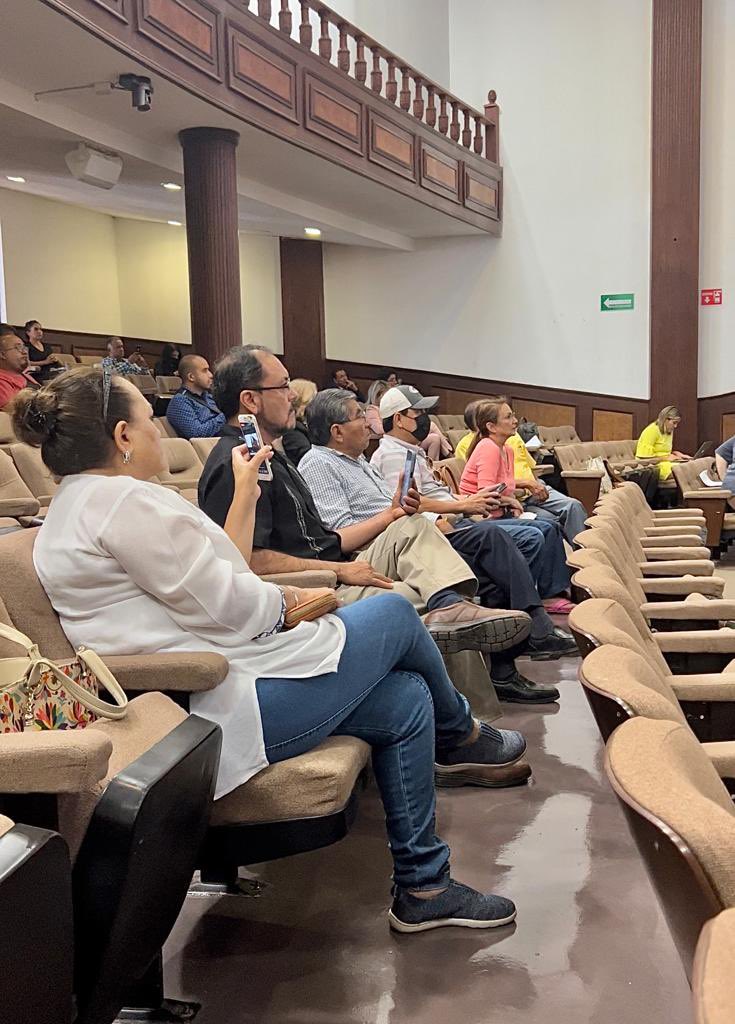 Hoy nuestra voz en el Pleno del #CongresoDeCoahuila fue para las y los trabajadores al servicio de la Educación de las y los Coahuilenses. 
Existen responsables y deben ser castigados, pero lo más importante es, a nuestra base magisterial les debemos dar soluciones.
#pensiones