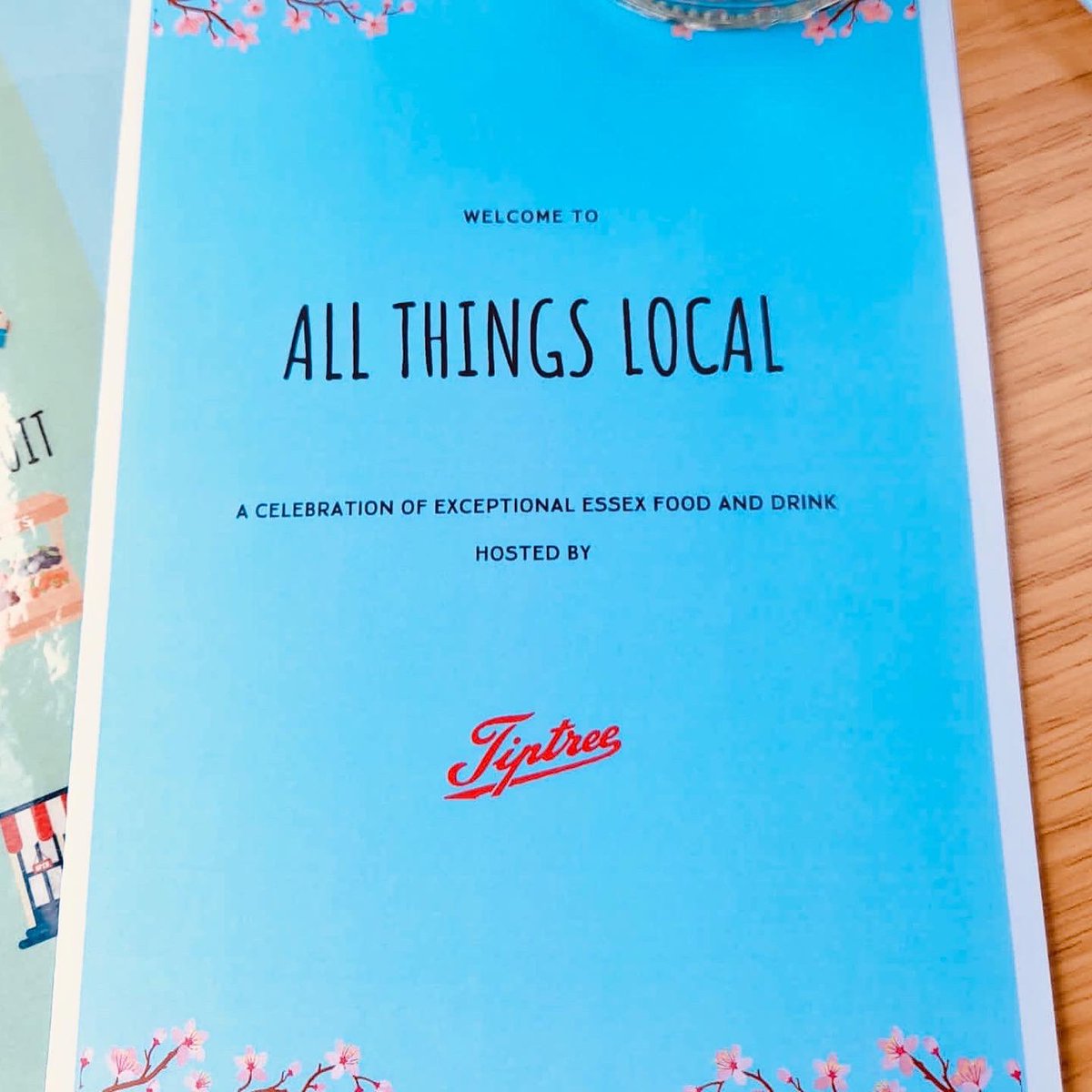 NewHallWines's tweet photo. Brilliant #allthingslocal event hosted at @TiptreePatiss celebrating the best of local Essex food and drink 🙌🥂

Great to see our friends there - such a friendly, welcoming lot, happy to share knowledge and ideas 💡

#TeamLocal 🔥🔥🔥🔥🔥
 
#EnglishWine
#Essex
#BigSkies https://t.co/hlPyG32FFN