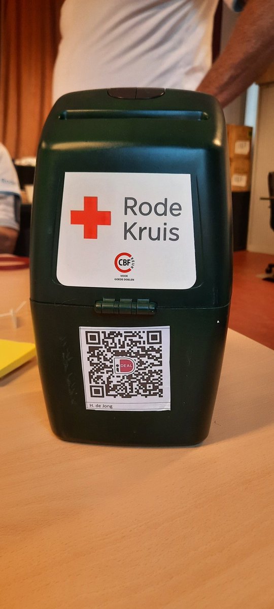 hen3jetta's tweet photo. Vanavond met een klein groepje vrijwilligers van @RodeKruisGouda in de binnenstad van #Gouda gelopen voor de collecte. #Dank jullie wel #gullegevers.
Scan onderstaande QR in de foto als ook wilt geven. ๐
#collecteweek @RodeKruisGouda #vrijwilligers #collectebus #QRcode #geefgul https://t.co/LAijhgyxd8