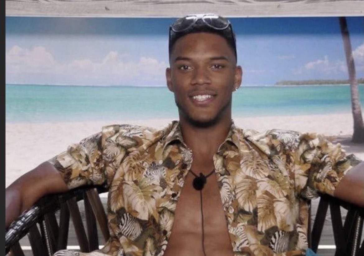 Adam14___'s tweet photo. If Gemma really liked Luca she would call him by his actual name #loveisland https://t.co/laMj9mxnD1
