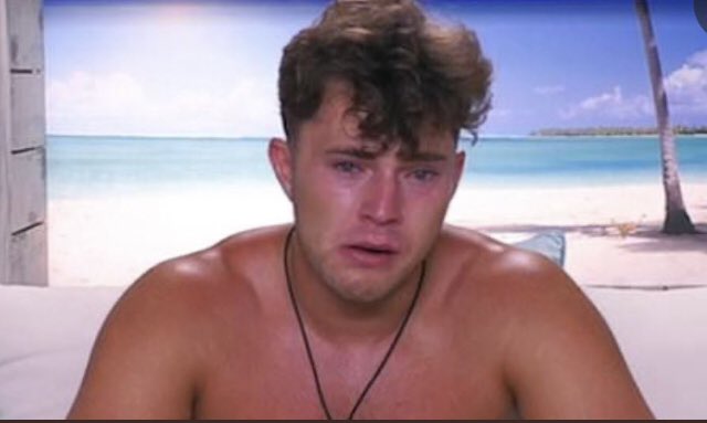 livjordan11's tweet photo. The teddy bear waiting for Andrew and Tasha to finish #LoveIsland https://t.co/FW2u6U13U1