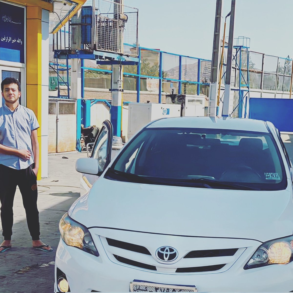 KfModasser's tweet image. Success usually comes to those who are to busy to be looking for it...