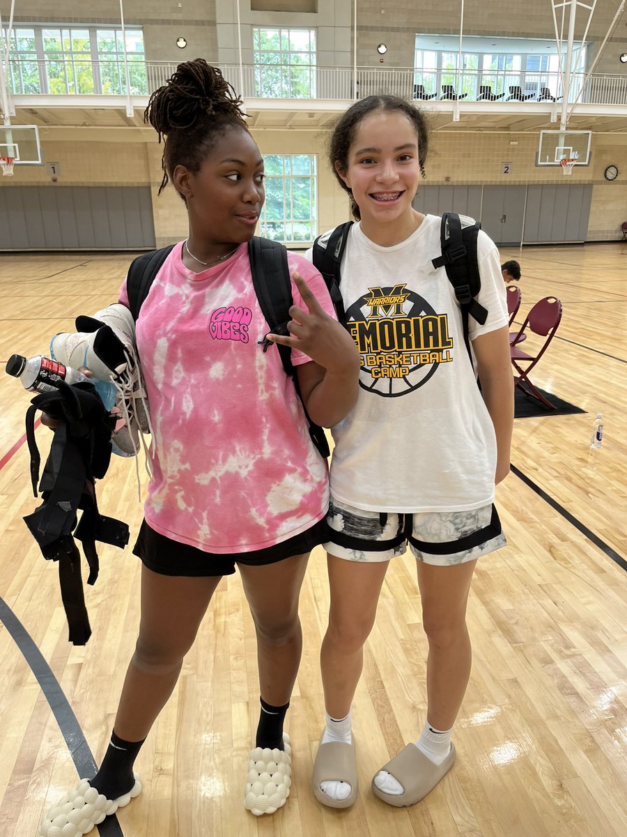 PowellPressley's tweet photo. Day 2 @GamecockWBB Elite Camp! Lots of learning today! Thanks for the encouragement @vsaxton25! #carconversations #appreciateparents https://t.co/wIQqz7eYrQ