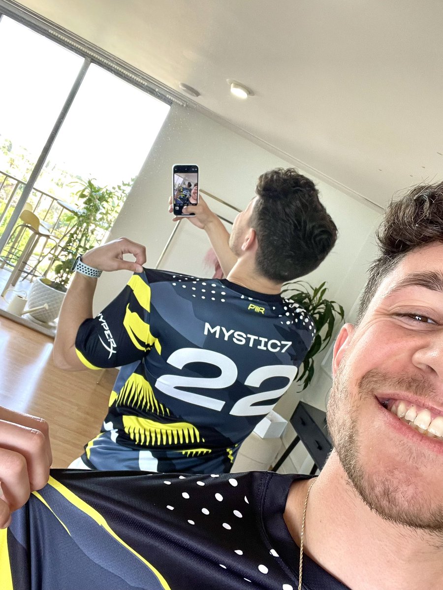 MYSTIC7's tweet photo. Happy birthday @TeamPWR appreciate the drip💛 https://t.co/XEvKPyUh1e