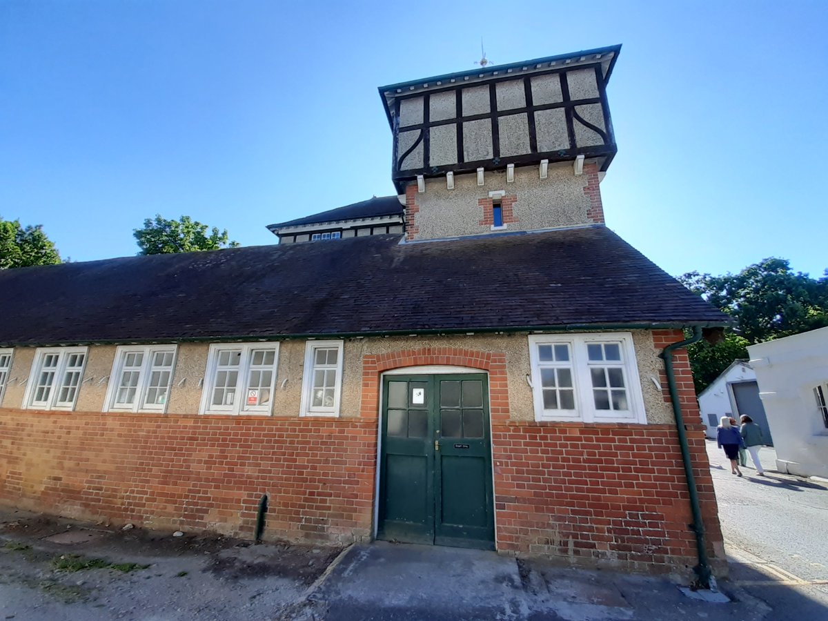 Grade II listed latrines added in 1906 to the 1903 water tower, surviving parts of the Royal Naval College built at Osborne House after Queen Victoria's death. Fascinating to see the buildings on a tour today, but now really want a look inside at the apparently complete interior!