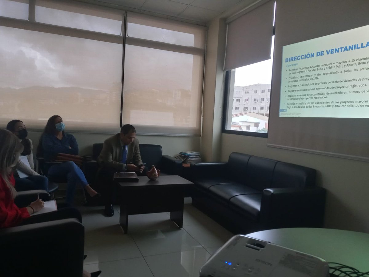 conviviendahn's tweet photo. El 14 de junio se llevó acabo la Reunión informativa sobre las acciones y actividades que realiza la dirección de vivienda en las instalaciones de CONVIVIENDA https://t.co/b44Do5EAot