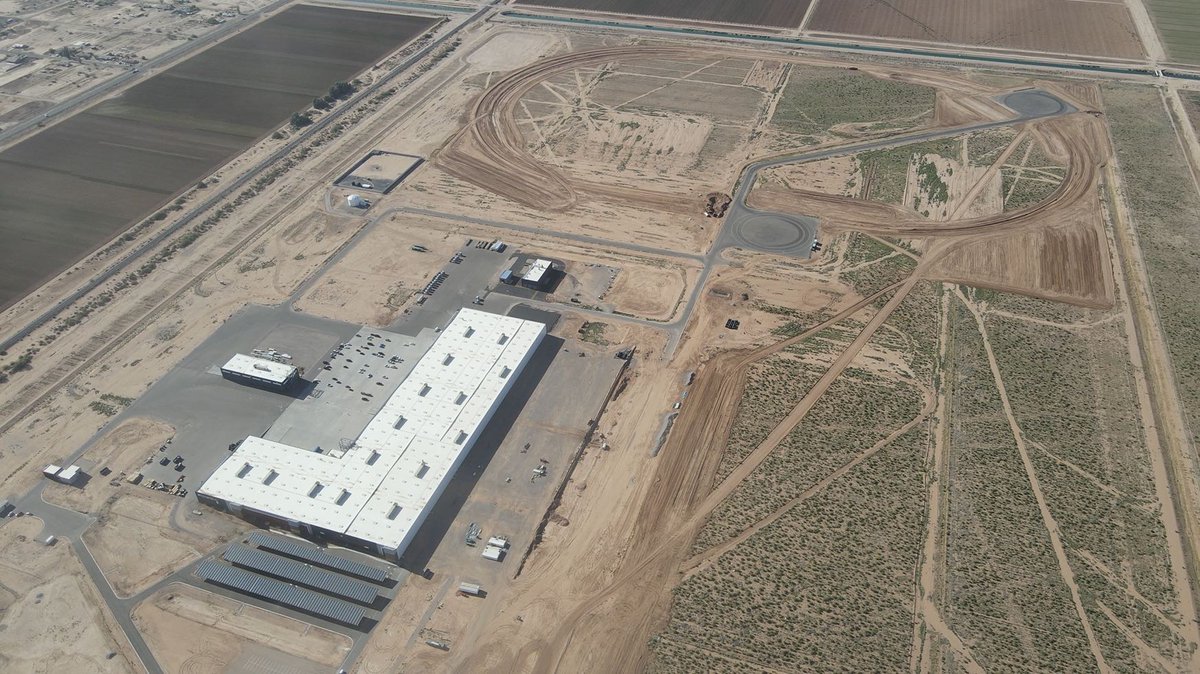 nikolamotor's tweet photo. Manufacturing the future. #CoolidgeManufacturingFacility #NikolaCoolidgeManufacturingFacility https://t.co/lA0xQlLL9B