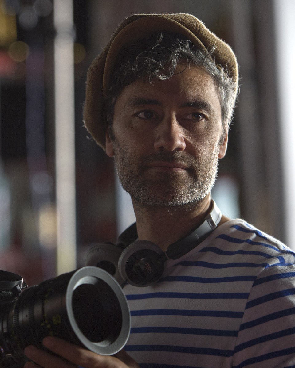 sw_tweets's tweet photo. Taika Waititi says his #StarWars movie will explore the universe and won't rely on characters from the Skywalker Saga 🙏 

"I think for the Star Wars universe to expand, it has to expand ... otherwise it feels like it's a very small story"

(via @totalfilm) https://t.co/eGarF8Tb2F