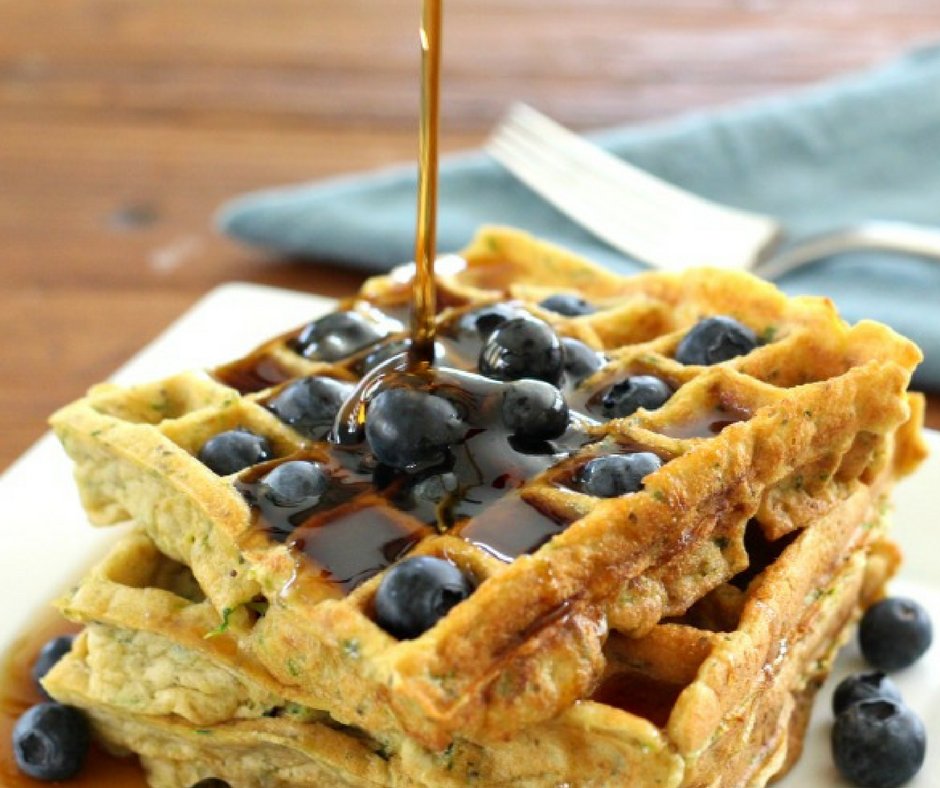 Running all the miles can make you want to eat all the food! Refuel after your #longrun with these hearty and healthy #glutenfree Blueberry Zucchini Protein Waffles! bit.ly/2s6XXND <a href="/BobsRedMill/">Bob's Red Mill</a> #runchat