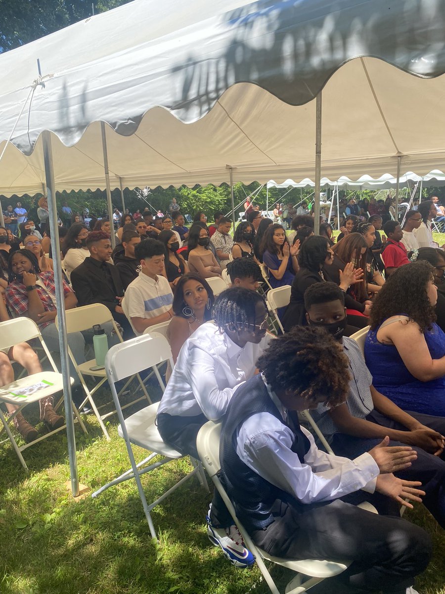 McdonoughmsB's tweet photo. Our first in person 8th Grade Promotion in years! Sent off our bears in style! ¡Nuestra primera promoción de 8* grado en persona en años!  ¡Enviamos a los osos con estilo! Nossa primeira promoção presencial do 8º ano em anos!  Despachou os ursos em grande estilo! @Hartford_Public https://t.co/6g8mBZWXCz